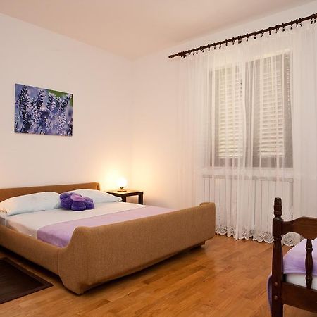 Apartment Milka Krk Town Bagian luar foto
