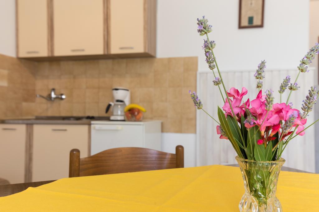 Apartment Milka Krk Town Bagian luar foto